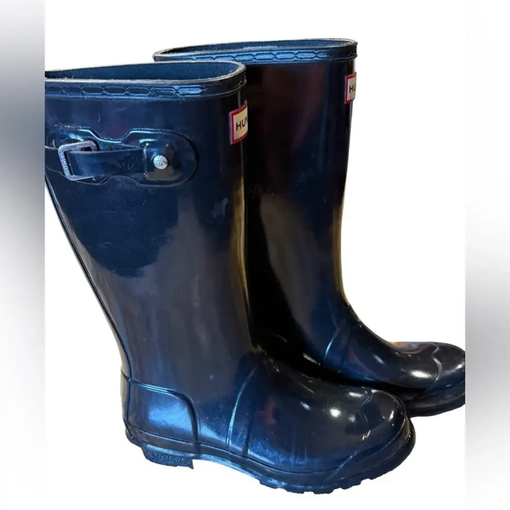 Hunter Glossy Black Waterproof Boots in a Girls Size 4